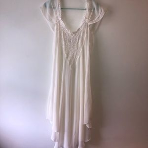 Beautiful vintage white nightgown 1970s